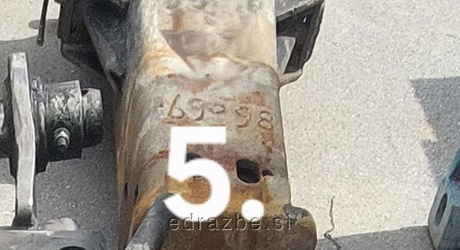 Prodajamo rabljeno hidravlično udarno kladivo MTB 135 DHKQ (69-098)- V OKVARI, brez pripadajočega delovnega orodja