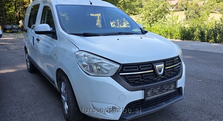 Tovorno vozilo furgon, Dacia Dokker 1,5/DCI, prva registracija 01.06.2017, na več mestih vidne manjše odrgnine in…