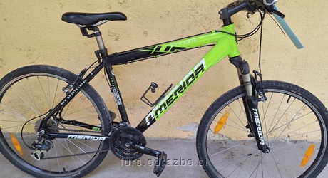 Vrsta premičnine: rabljeno gorsko kolo Znamka: Merida Matts sub 40 Opis: zeleno črne barve, ser. št. AD06K03639 Vrsta…
