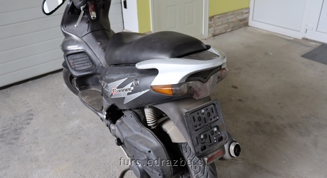 Rabljeno, motorno, kolo iz druge države članice EU - Italije: Znamka: PIAGGIO Vrsta vozila: skuter Tip: GILERA RUNNER…