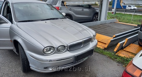 Vrsta prevoznega sredstva: rabljen osebni avtomobil Znamka: Jaguar X Type 3.0 Datum prve registracije: 31. 12. 2001…