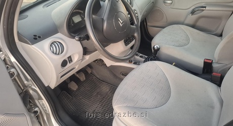 Osebni avtomobil CITROEN C3 1.4 letnik: 2003 datum prve registracije: 30.07.2003 datum prve registracije v 30.07.2003…