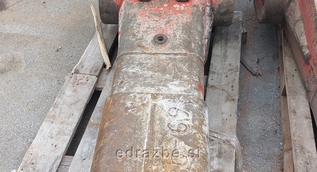 Prodajamo rabljeno hidravlično udarno kladivo SANDVIK RAMMER 2166 (69-082), brez pripadajočega delovnega orodja.