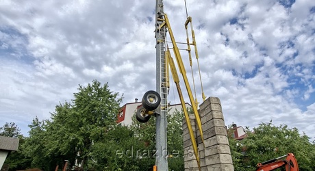 GRADBENO DVIGALO - ŽERJAV BENEZZATO 120 ŠT. 5186, LETO IZDELAVE 2007, DOLŽINA ROKE 40 M, VIŠINA 24M