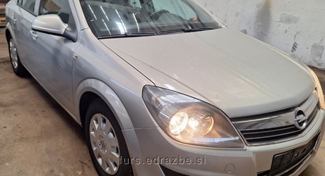 Rabljeno, osebno, motorno, vozilo: Znamka: OPEL Vrsta vozila: AF večnamensko vozilo Tip: ASTRA / 1.7 / DTI 16V Datum…